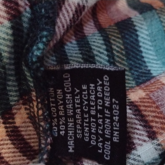 Signature Studio plaid top - size Medium - Picture 10 of 11